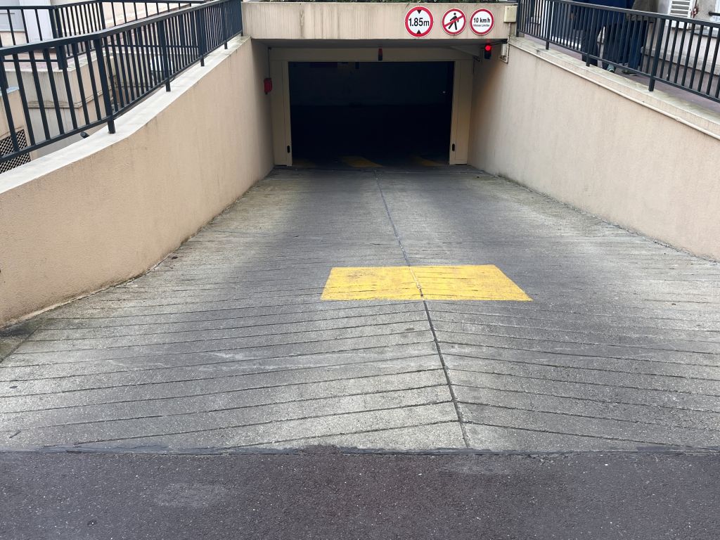 parking en vente sur PARIS (75007)