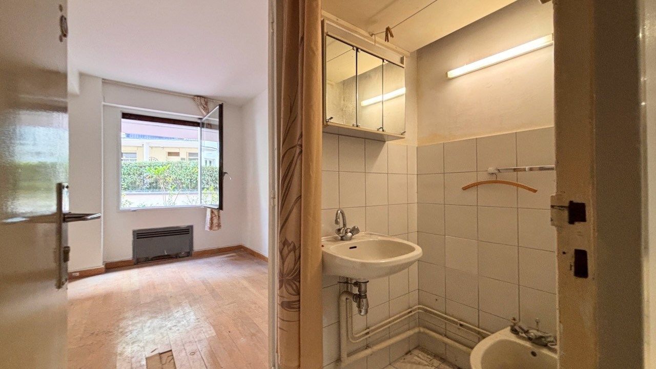 chambre de service 1 pièce en vente sur PARIS (75015)